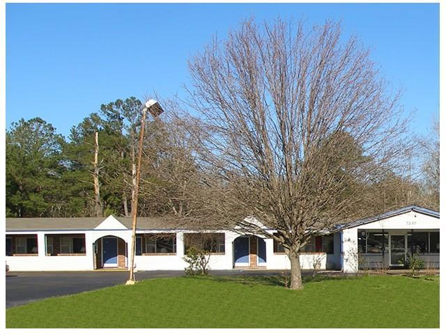 Scottish Inn Montgomery Exterior photo